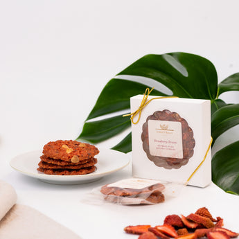 Two Cookies Flower Box - Strawberry Dream
