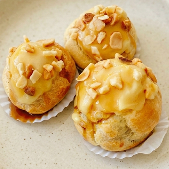 Chocolate Chantilly Mac Nut Cream Puffs